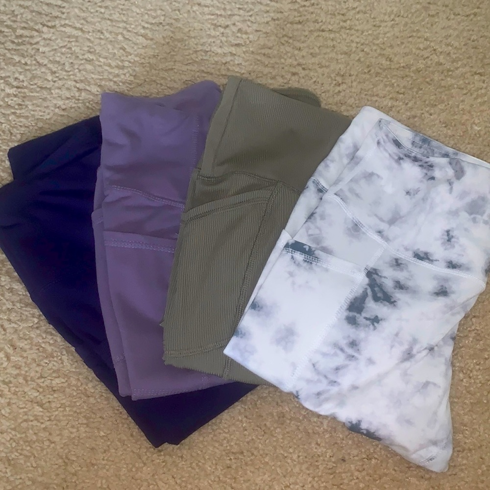 Bundle of leggings with side pockets
